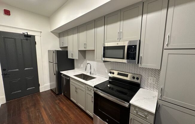 1 bed, 1 bath, 357 sqft, $895, Unit 202