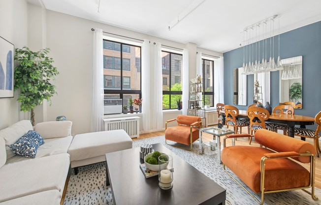 112 W 18 ST