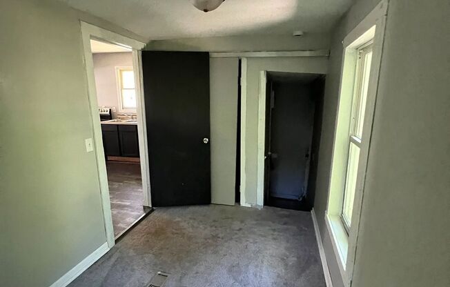 2 beds, 1 bath, $1,080