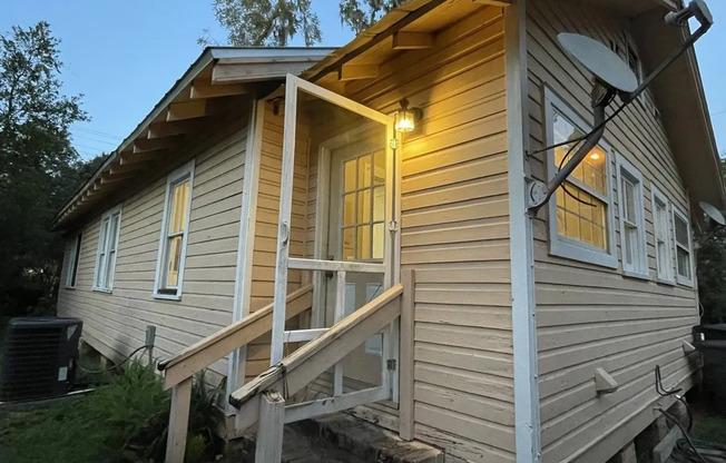 Affordable 1/1 next to Cascades Park!