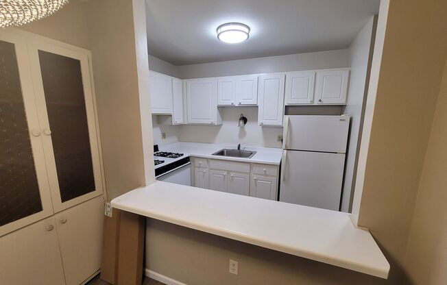 2 beds, 1 bath, $1,425, Unit 316
