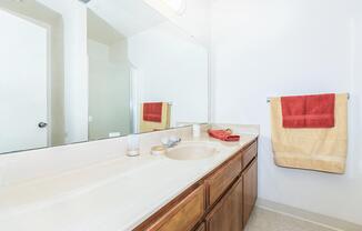 Camelot Square - Apartments in Bakersfield, CA