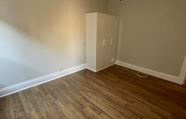 1 bed, 1 bath, $2,800, Unit 8