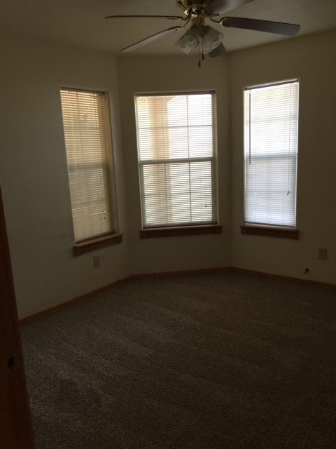 3 beds, 2 baths, $1,500