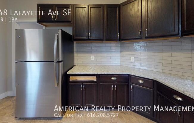 648 LAFAYETTE AVE SE