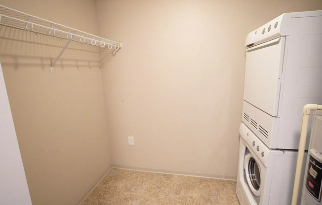 2 beds, 2 baths, 1,009 sqft, $2,025, Unit 705