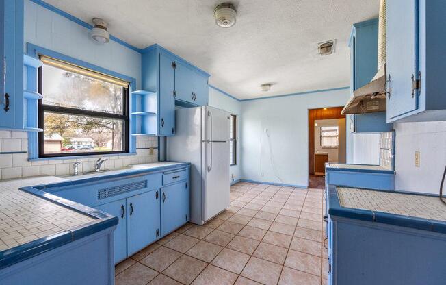 415 BROOKS AVE