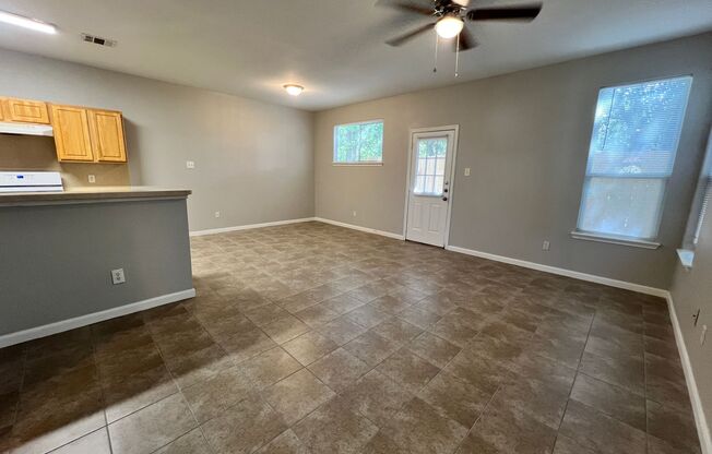 3 beds, 2.5 baths, $1,500