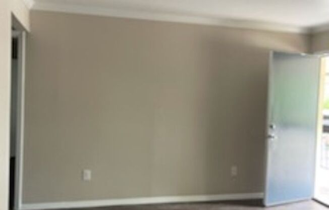 2 beds, 2 baths, 878 sqft, $1,430, Unit 2009