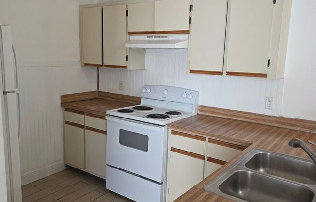 6031 Scotchwood Gln. # 204