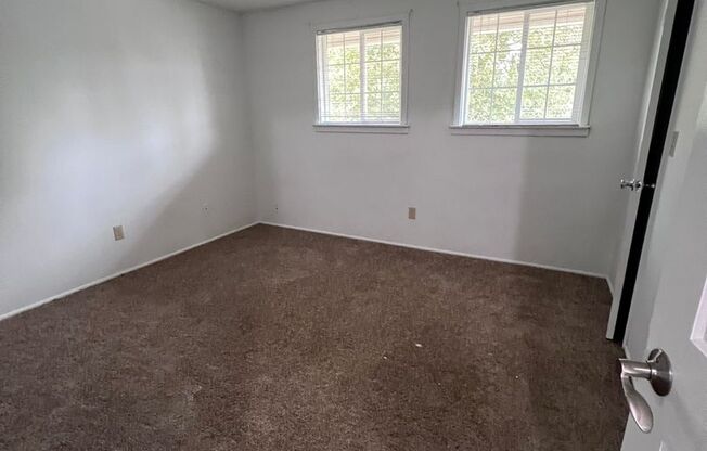 2 beds, 1 bath, 800 sqft, $1,295