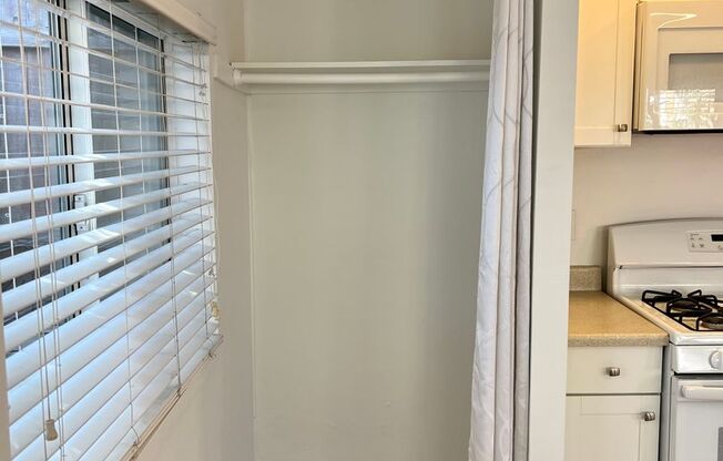 Studio in North Park - Freshly Painted, Community Laundry, Pet Friendly