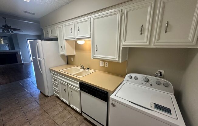 2 beds, 2 baths, $1,200