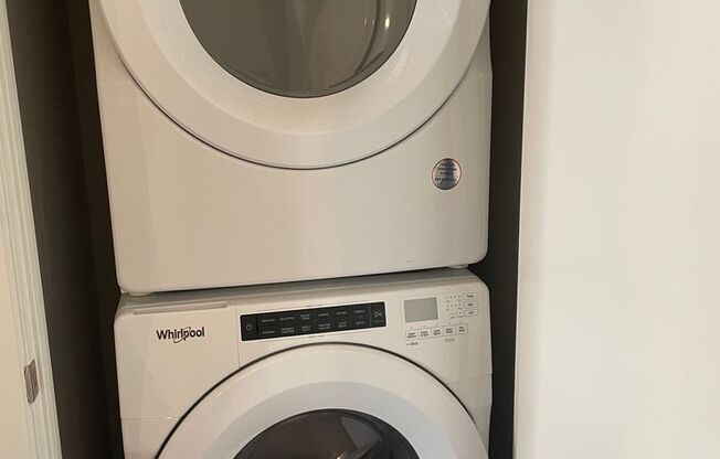 1 bed, 1 bath, 818 sqft, $1,705, Unit Cream City Lofts-502