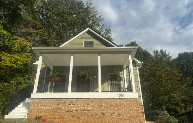 1050 PINEVILLE