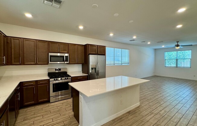1068 E SABINO DR