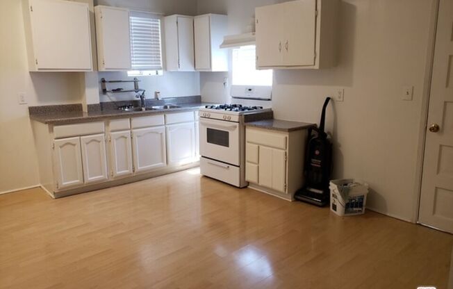 2 beds, 2 baths, 900 sqft, $2,800, Unit 1