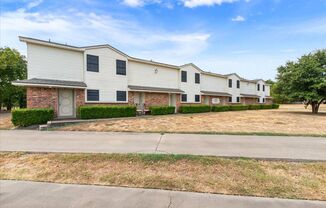 2 beds, 1.5 baths, $1,195, Unit Apt. E