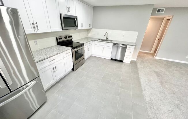 2 beds, 1 bath, $1,515, Unit 451 Frizzell Avenue Unit D R