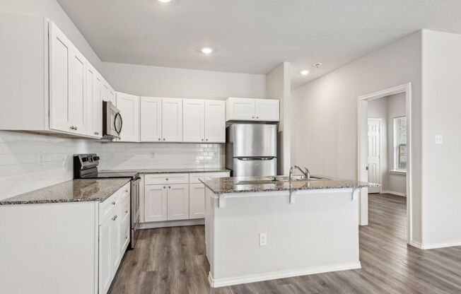 3 beds, 2 baths, $1,598, Unit 1422