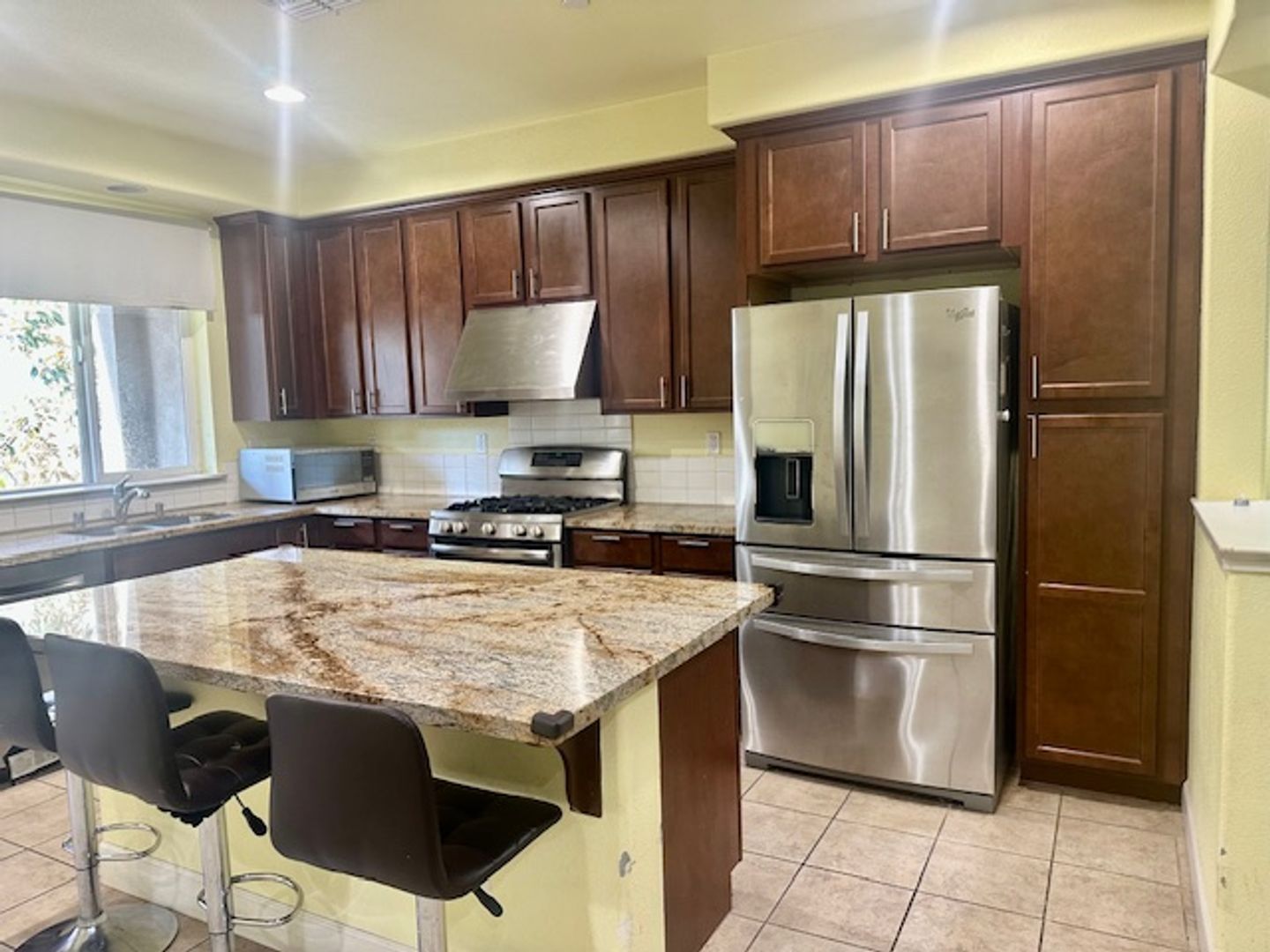 Modern Beautiful Townhome with Great Schools, Great Locaation!