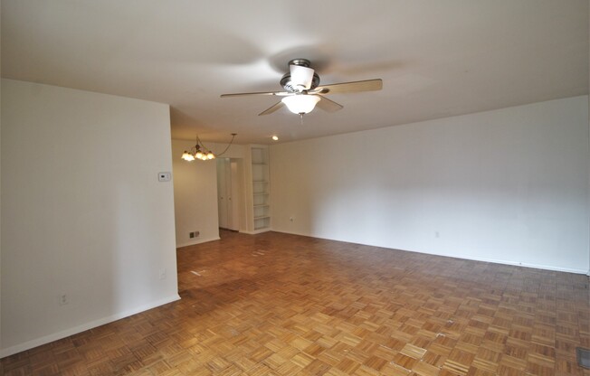 2 beds, 1.5 baths, $1,900, Unit Unit #3C