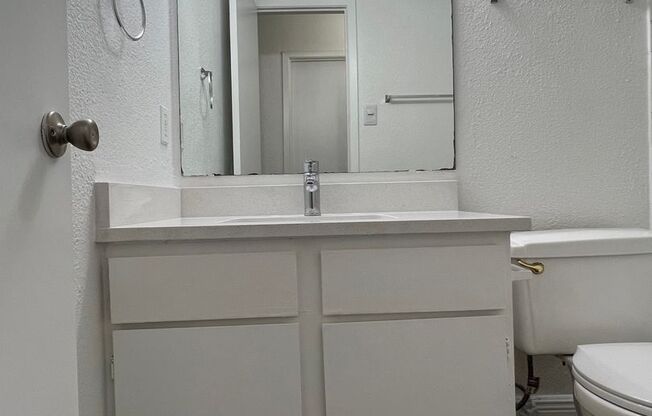 2 beds, 1 bath, 825 sqft, $1,295, Unit 201