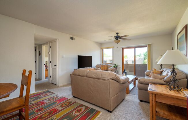 1 bed, 1 bath, $1,800, Unit UNIT 40