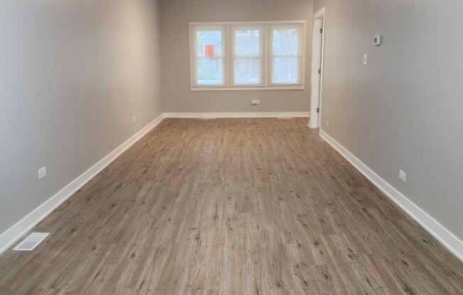 Newly Remodeled 3Bedroom house in Calumet City!!