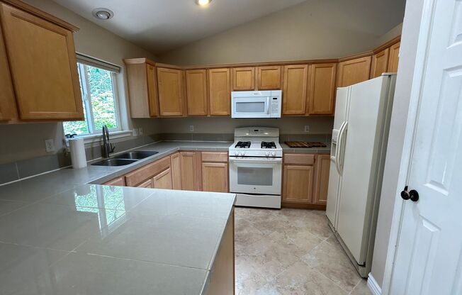 3 Bedroom Home in SW Bend Just Minutes From the Old Mill