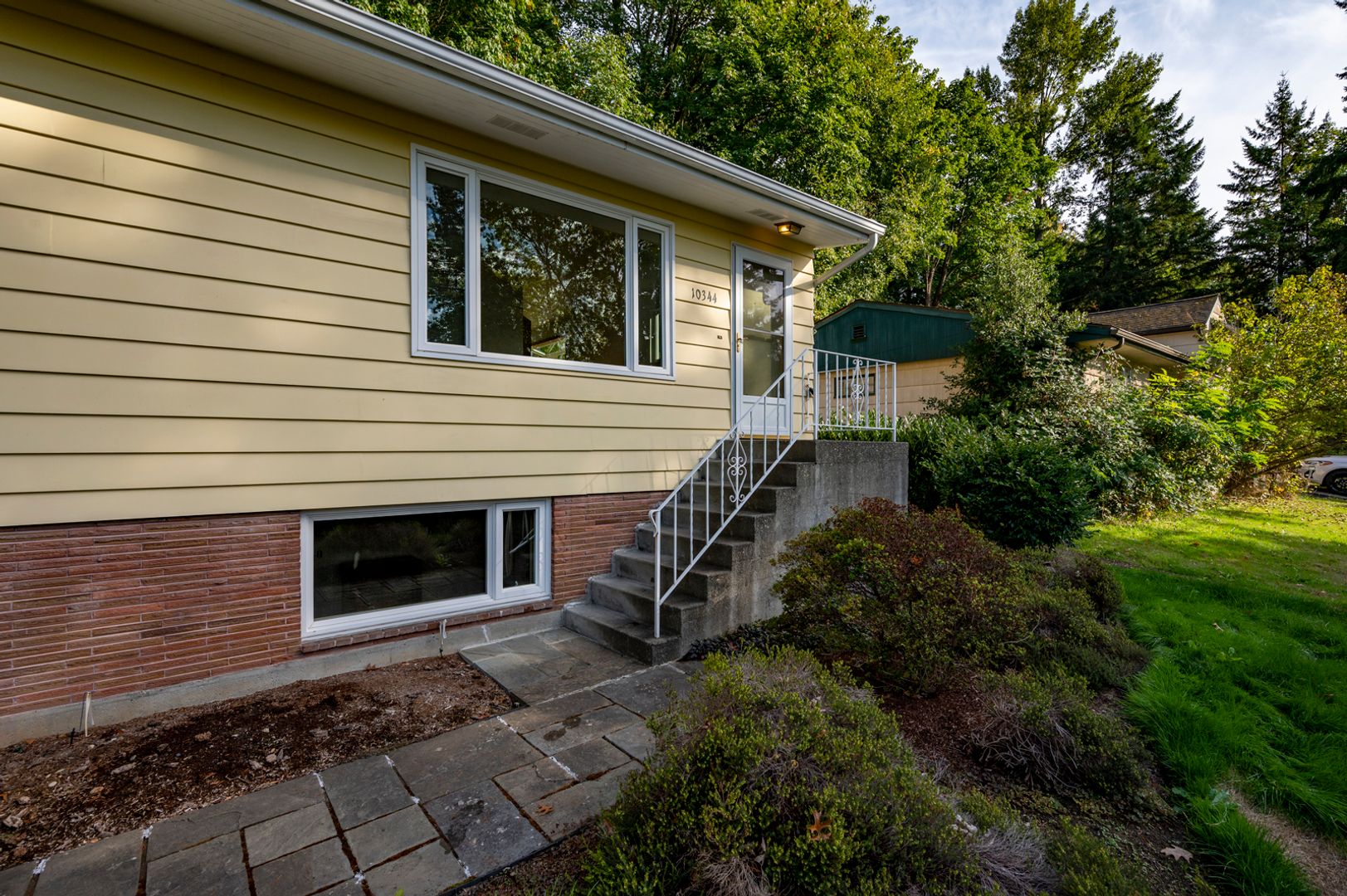 Spacious 4BR/2 BA Home in Quiet North-End Neighborhood (Thornton Creek)