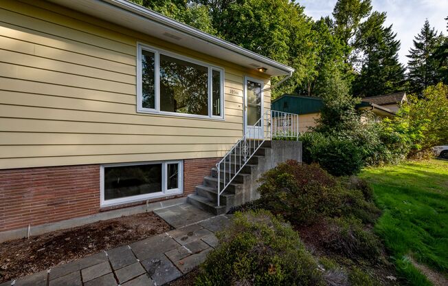 Spacious 3BR+/2 BA Home in Quiet North-End Neighborhood (Thornton Creek)