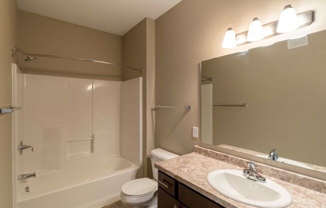 3 beds, 2 baths, 1,315 sqft, $1,585, Unit 301