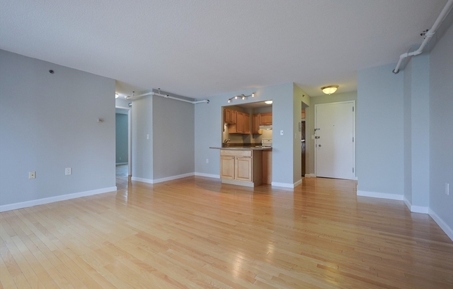 2 beds, 2 baths, 1,000 sqft, $3,950, Unit 401