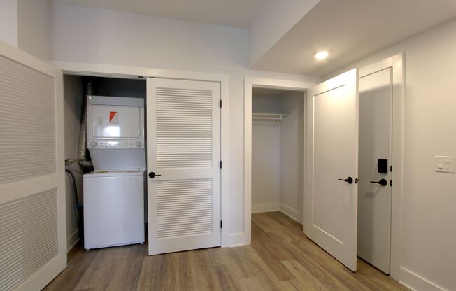 2 beds, 2 baths, 912 sqft, $1,675, Unit 306