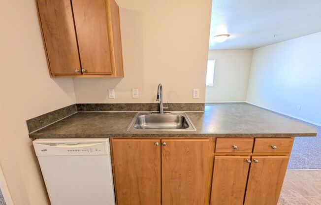 3 beds, 2 baths, 1,180 sqft, $1,529, Unit B303