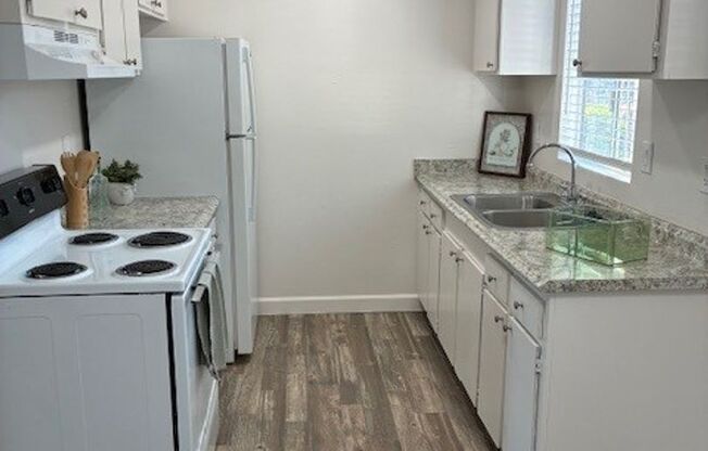 Summit Creek Apartments