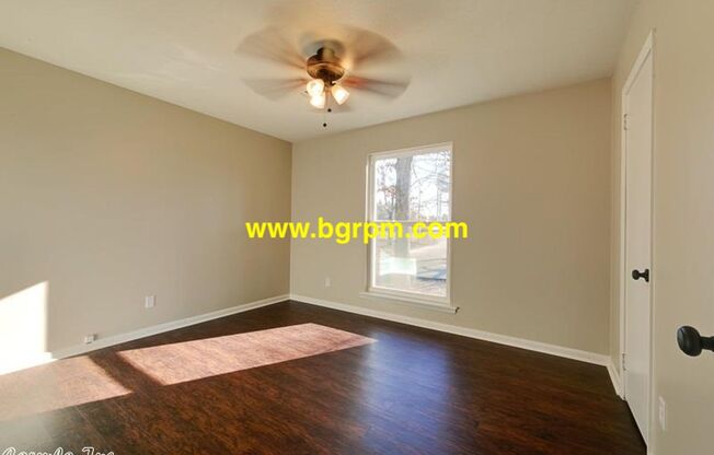 3 beds, 2 baths, $1,350