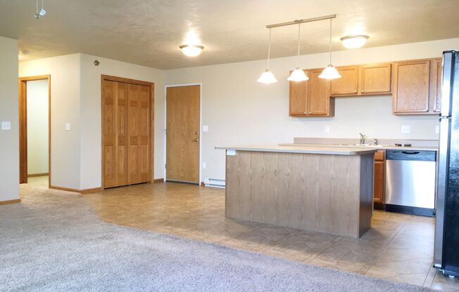 3 beds, 2 baths, 1,369 sqft, $1,445, Unit 1320-305