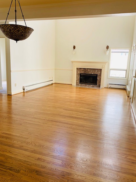 Stunning 2 Bedroom Townhouse Just Steps to the Beach in Madison Park!