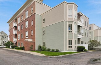 2 beds, 2 baths, 1,004 sqft, $3,800, Unit EPH15