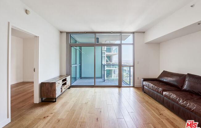 1 bed, 1 bath, 854 sqft, $4,400, Unit 1527