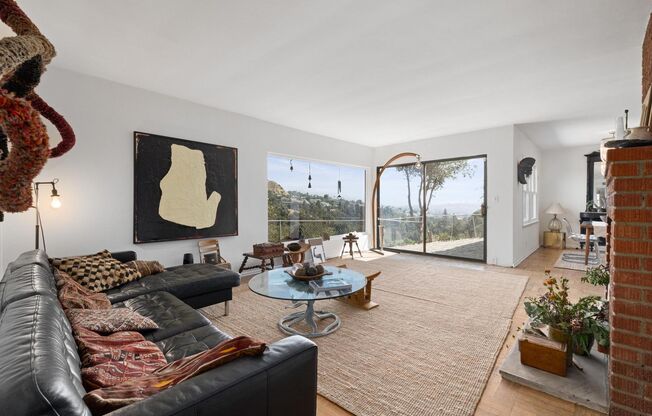 Fully Furnished: Mid-Century w/views of Griffith Observatory in the Hollywood Hills!