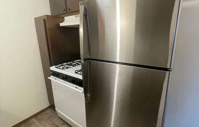 1 bed, 1 bath, $995, Unit 215