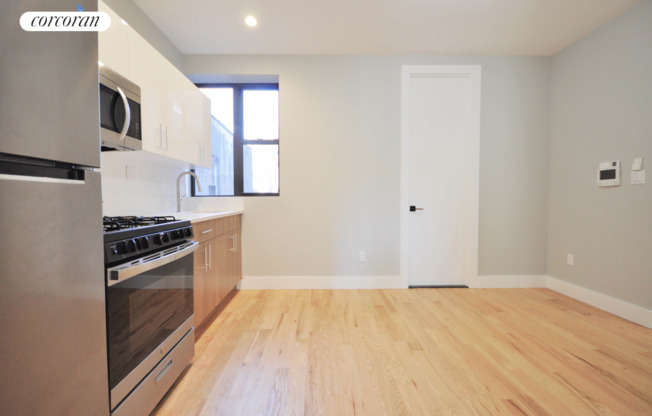 4 beds, 1 bath, $3,995, Unit 1B