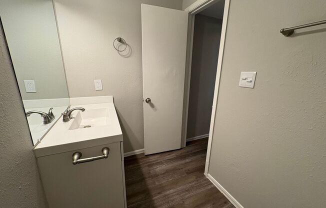 1 bed, 1 bath, 590 sqft, $675, Unit 8119-211AR