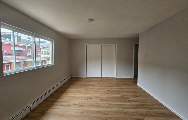 Newly Updated 3 bedroom 1 bath apartment in Sharpsburg!