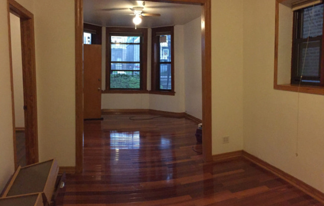 1924 W 34th Pl