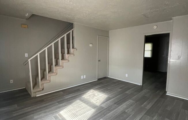 2 beds, 1.5 baths, 1,000 sqft, $1,200, Unit 109