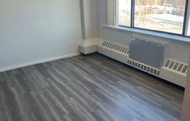 Studio, 1 bath, 400 sqft, $1,200, Unit 624